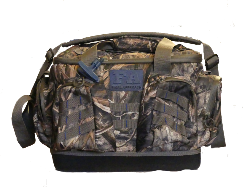 Die Jagdtasche besitzt 5 Außentaschen mit Reißverschluss, einen Flaschenhalter sowie ein flexibles Fach für Jagdkleidung.